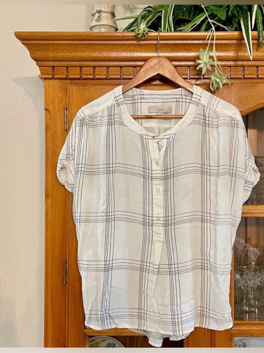 🔥 LOFT Striped White & Black Henley Roll sleeves SZ:S Blouse shirttails Like New